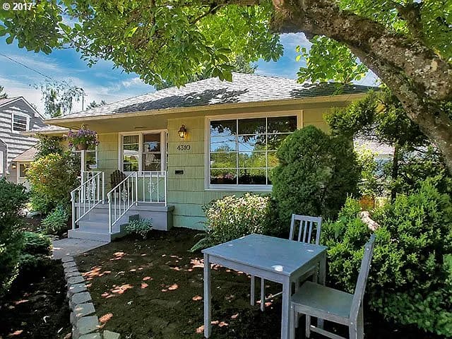 4310 SE Woodward St - Thumbnail 3