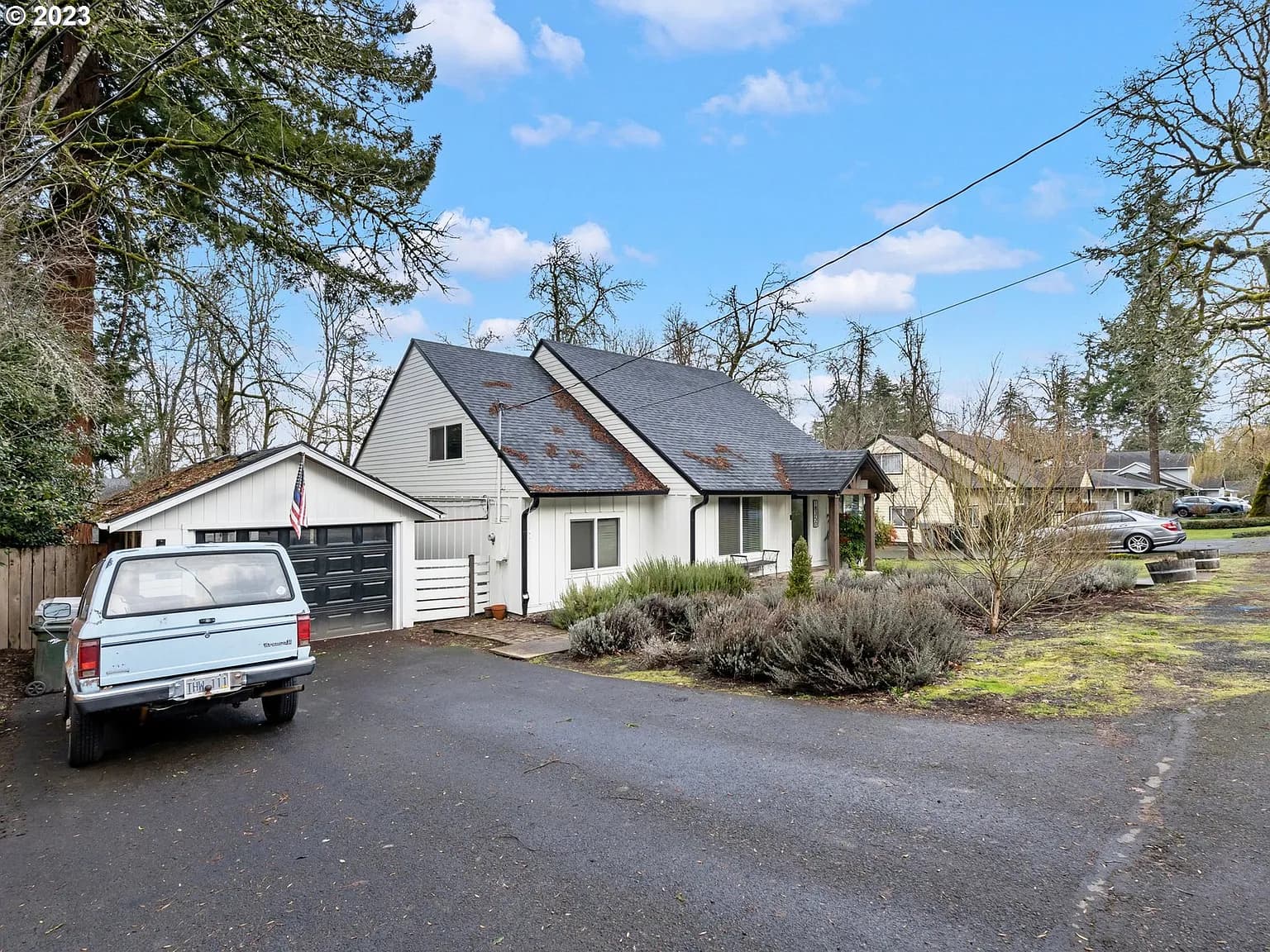 18350 Lower Midhill Dr - Thumbnail 3