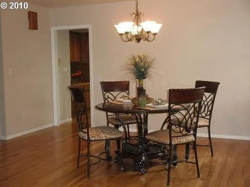 18490 Hillside Ct - Thumbnail 3