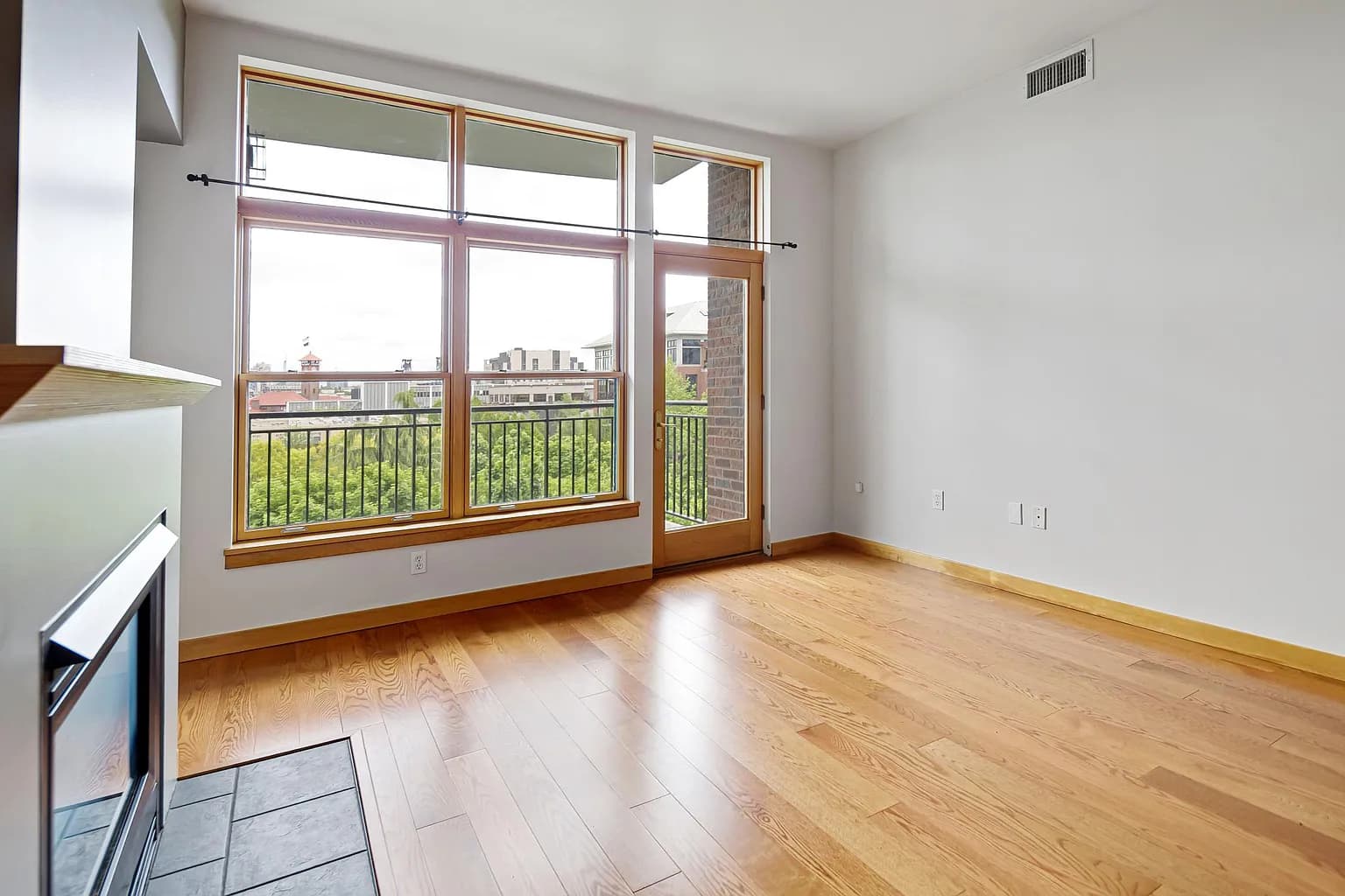 821 NW 11th Ave APT 505 - Thumbnail 3