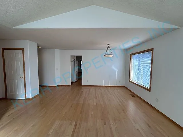 9555 SE 44th Ct - Thumbnail 2