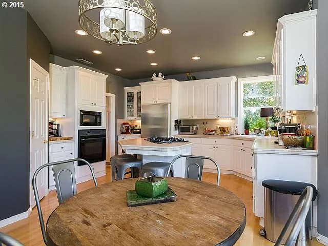 1371 Skye Pkwy - Thumbnail 2