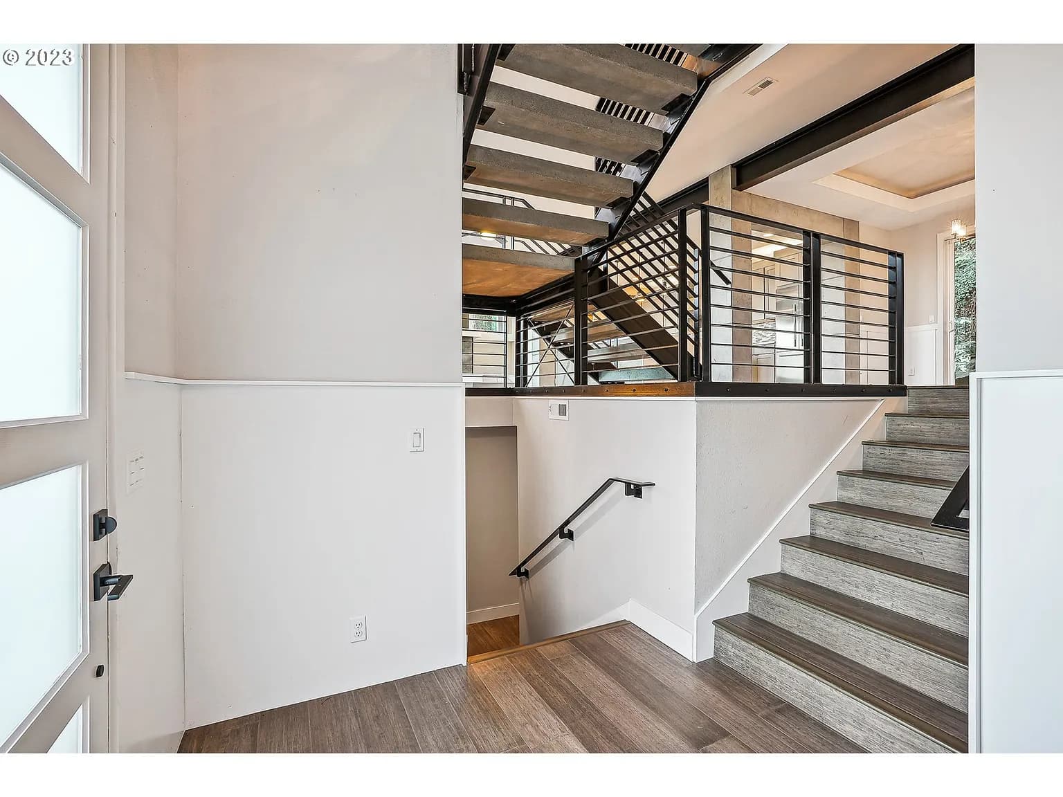 19145 View Dr - Thumbnail 3