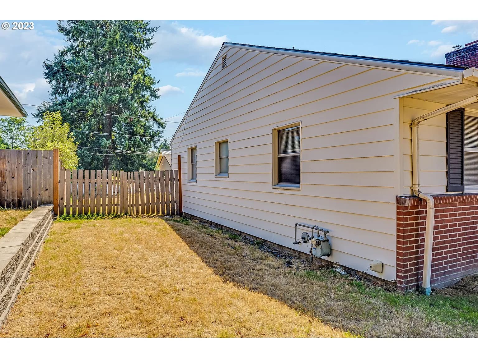 4516 SE Howe Ln - Thumbnail 4