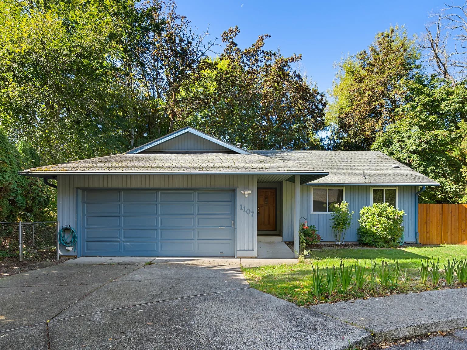 1107 Meadowview Ct - Thumbnail 6