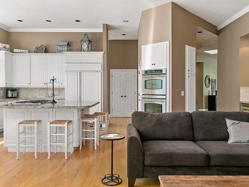 2123 Ridgebrook Dr - Thumbnail 5