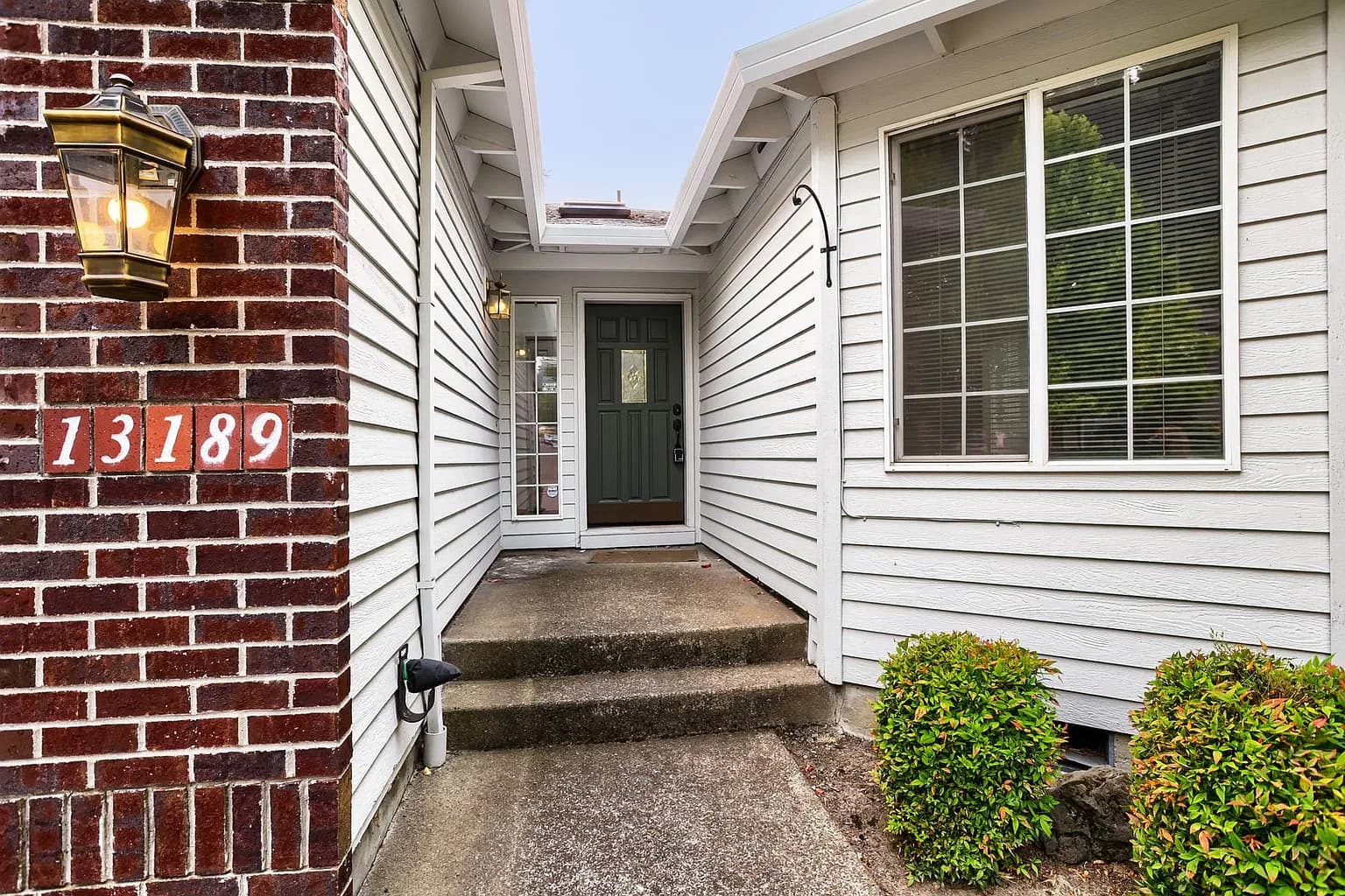 13189 SW 154th Ave - Thumbnail 4