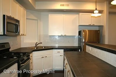 2310 NE Redelfs Way - Thumbnail 3