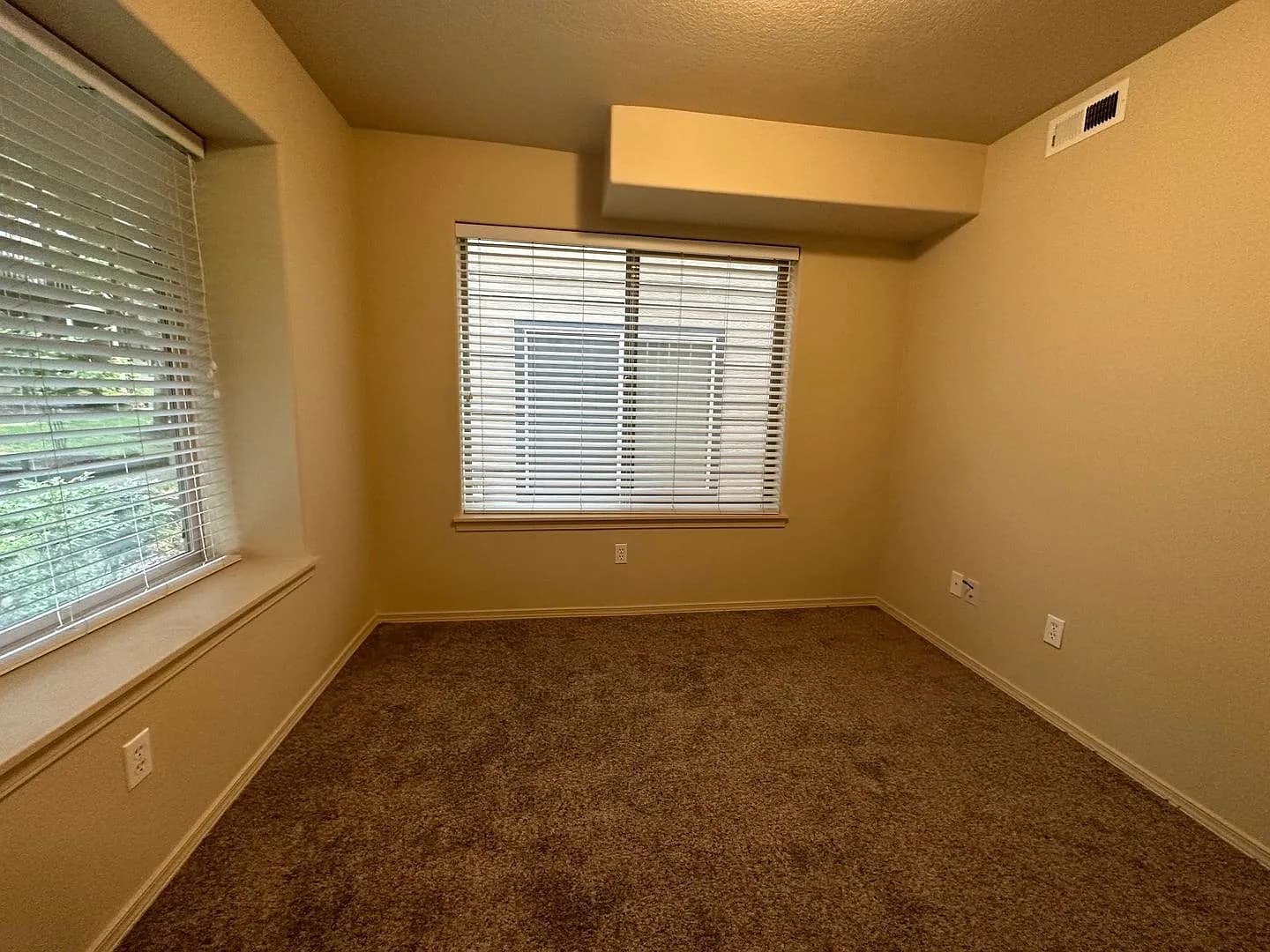 1578 175th Ave - Thumbnail 3