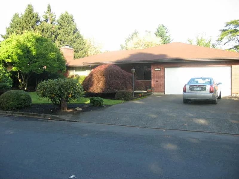 4305 SE Fieldcrest St