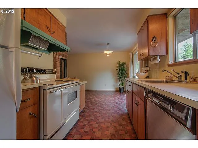 16217 SE Talwood Ln - Thumbnail 3