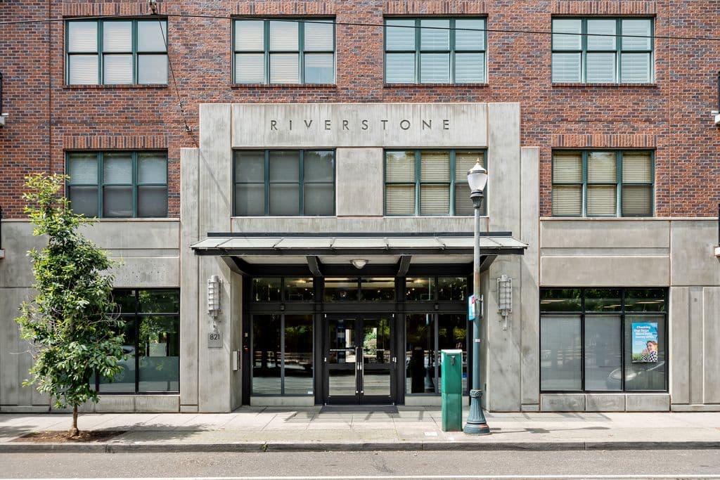 821 NW 11th Ave APT 105