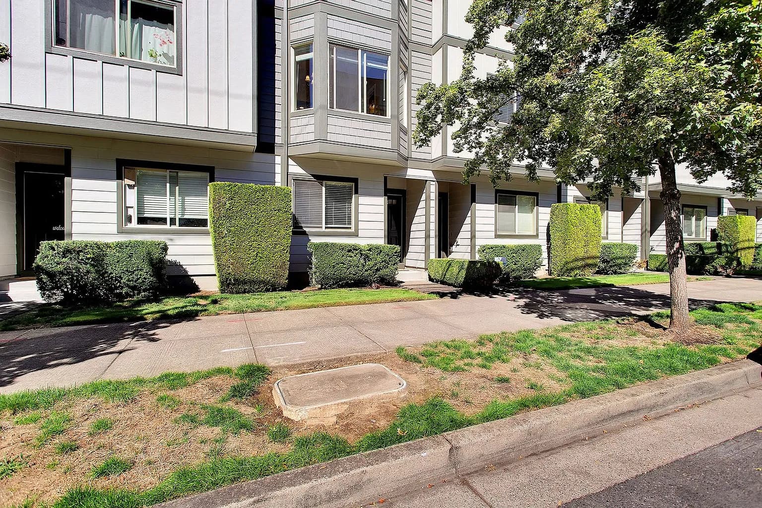 8900 SW Elena Ln - Thumbnail 3