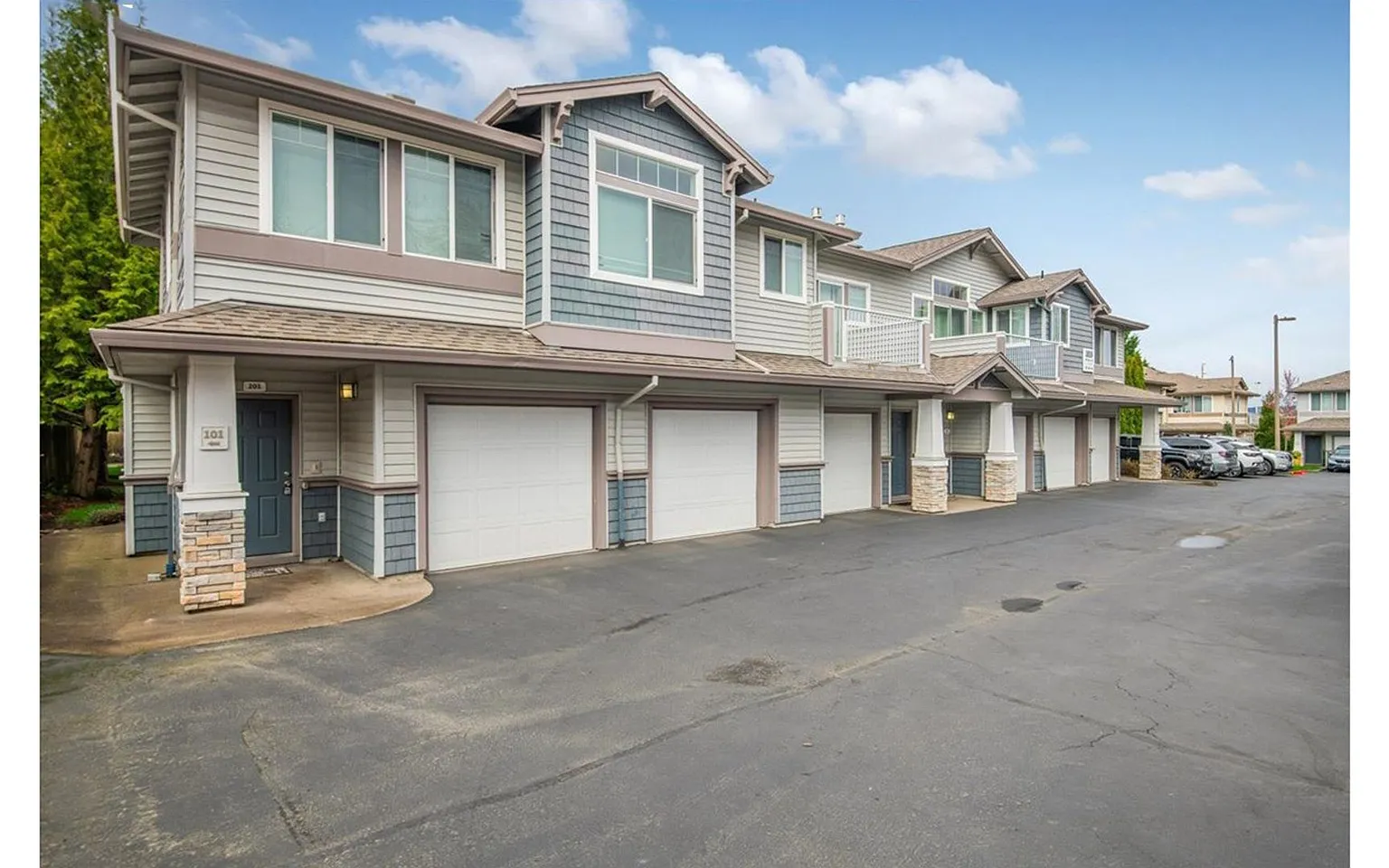 1819 NE 101st Ave Unit 201 - Thumbnail 2