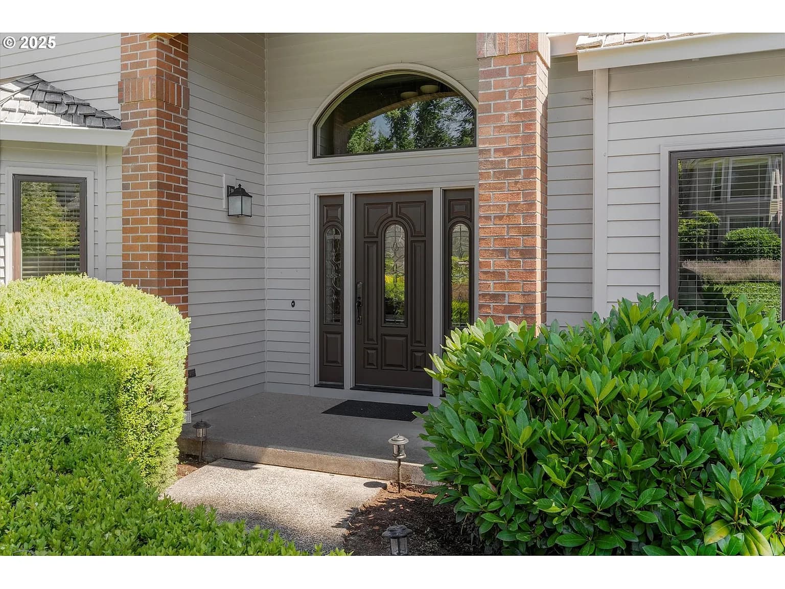 1311 Stonehaven Dr - Thumbnail 2