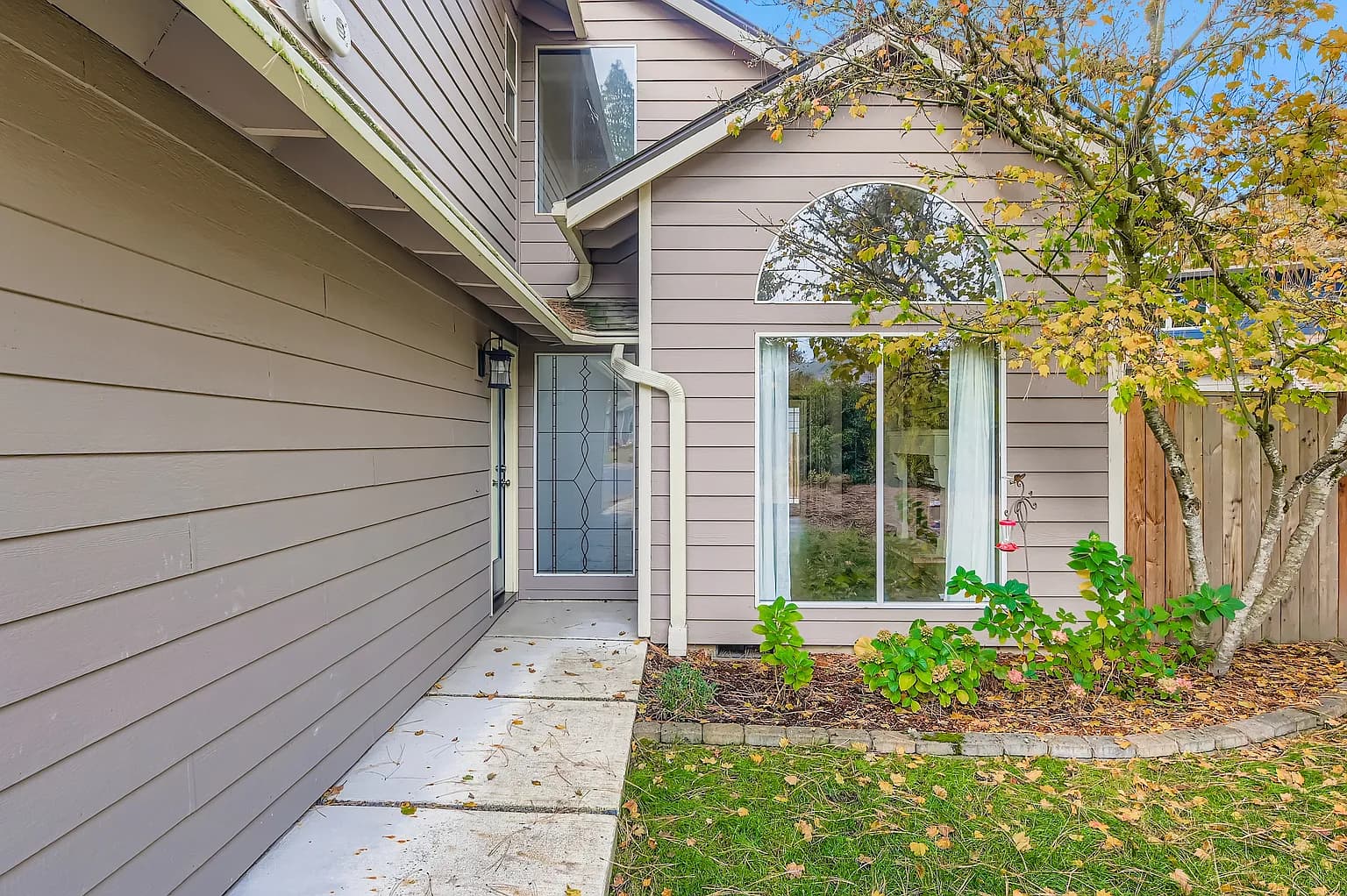 1687 SW 178th Ave - Thumbnail 3