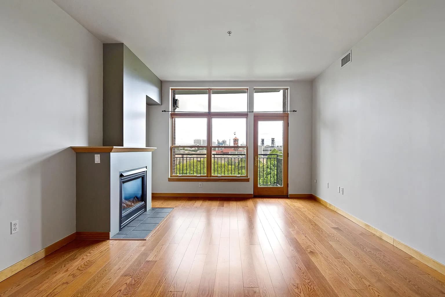 821 NW 11th Ave APT 505 - Thumbnail 2