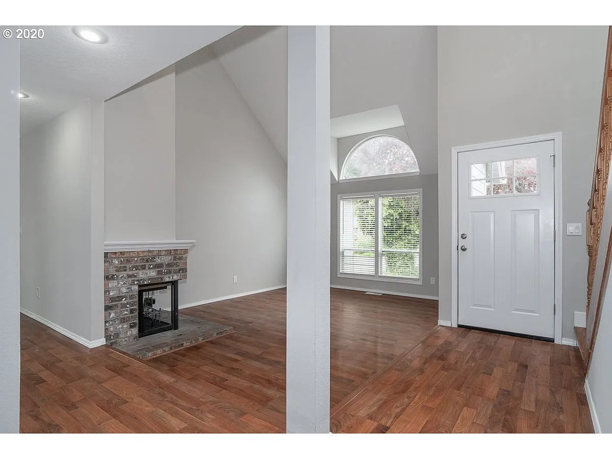 12149 SW Millview Ct - Thumbnail 4