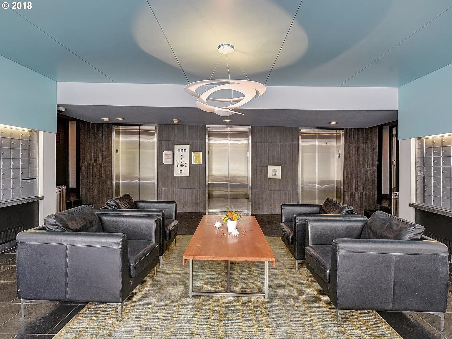 111 SW Harrison St APT 2D - Thumbnail 3