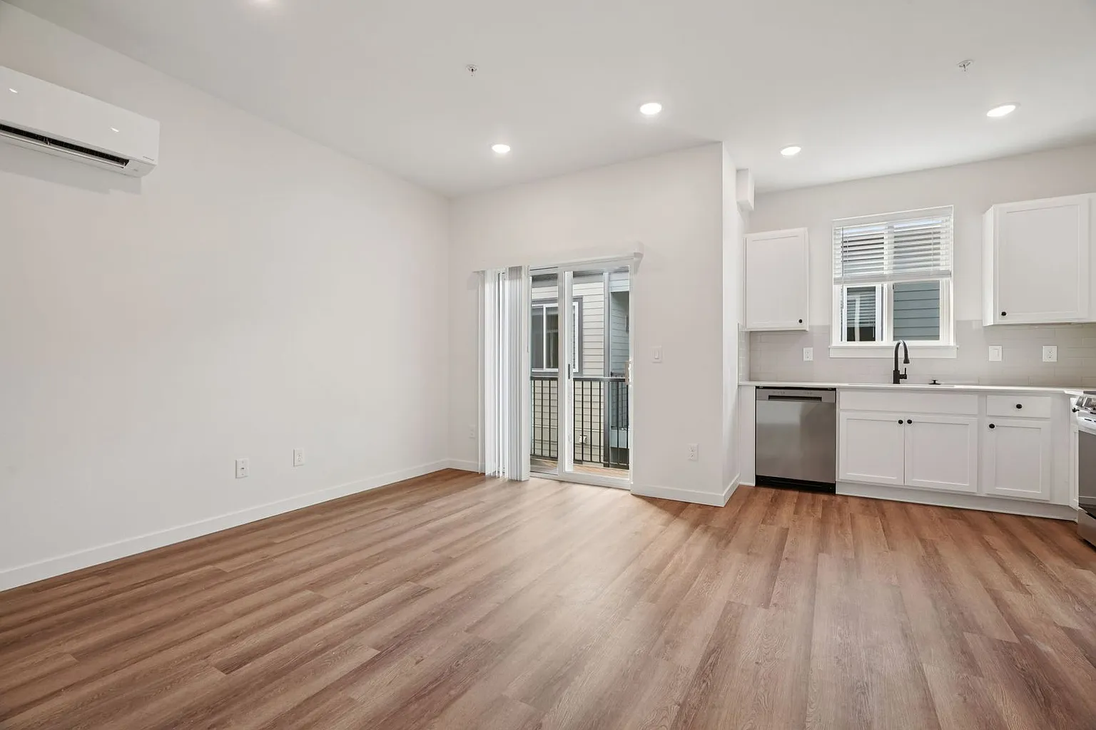 1250 N Bryant St #306 - Thumbnail 4