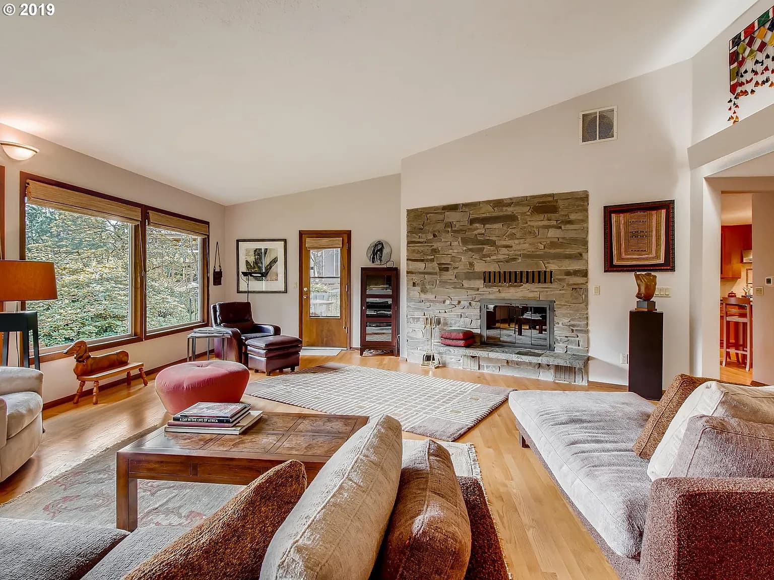 2730 Hillcrest Dr - Thumbnail 5