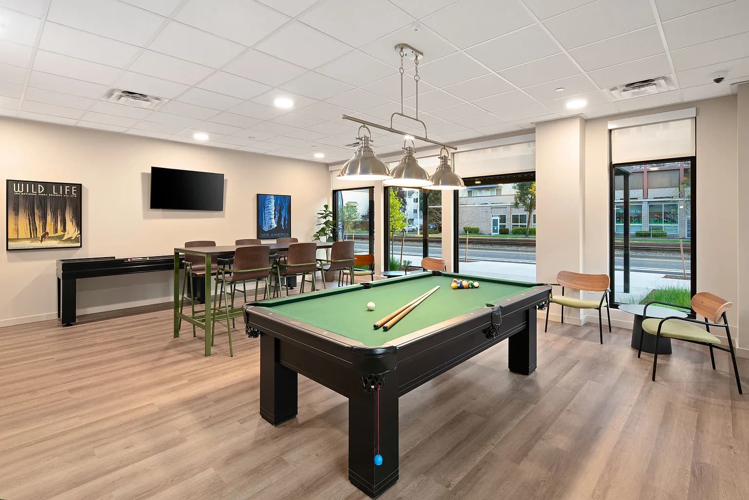 10451 E Burnside St #5867985 - Thumbnail 3