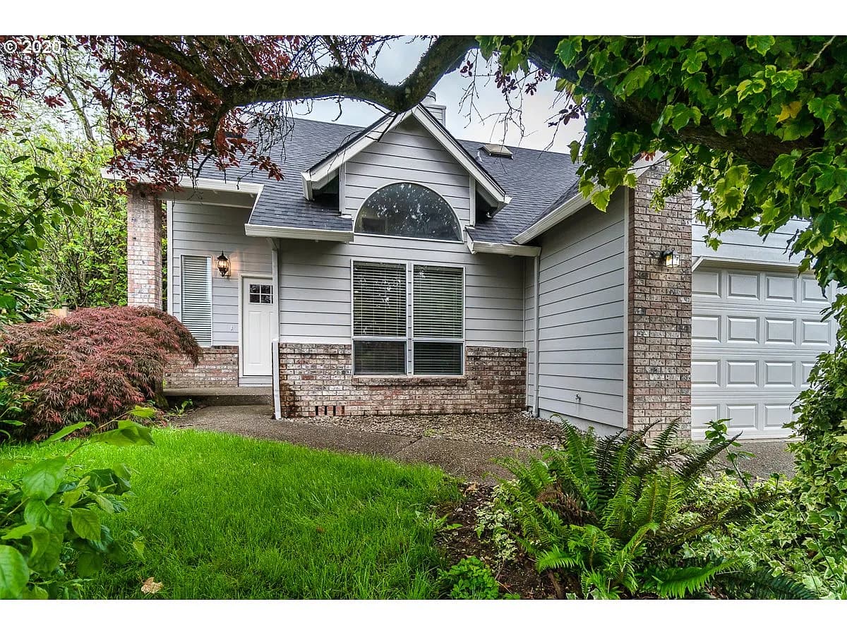 12149 SW Millview Ct - Thumbnail 2