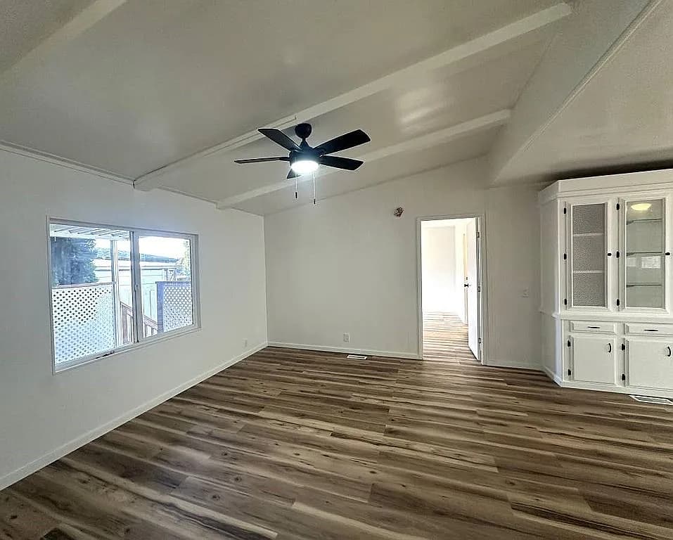 100 SW 195th Ave - Thumbnail 3