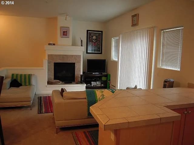 1819 NE 101st Ave #202 - Thumbnail 2