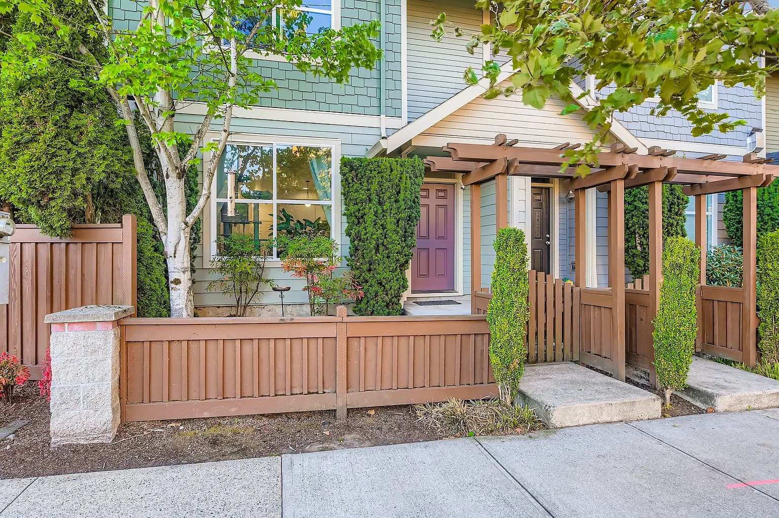 2302 NE Redelfs Way - Thumbnail 4