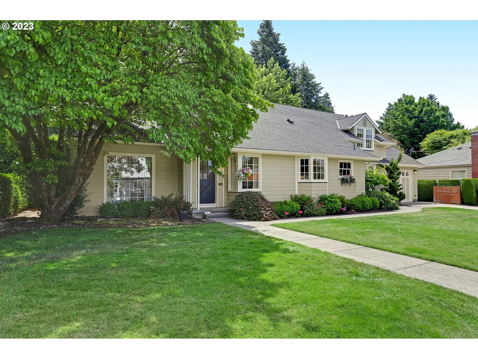 4404 SE Brooklyn St - Thumbnail 3