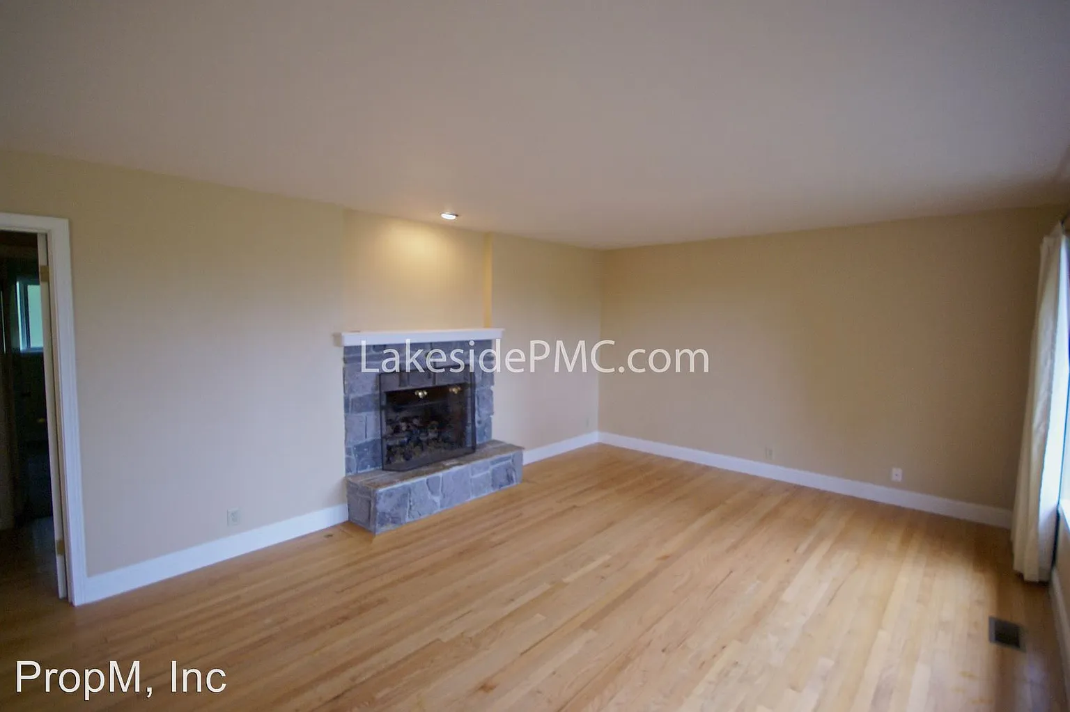 2515 Hillcrest Dr - Thumbnail 3