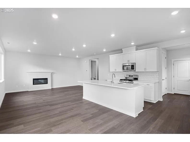 18950 SW Eureka Ln - Thumbnail 5