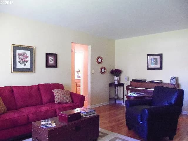 9831 SE 44th Ave - Thumbnail 3