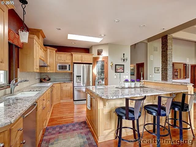 2425 Woodhaven Ct - Thumbnail 6