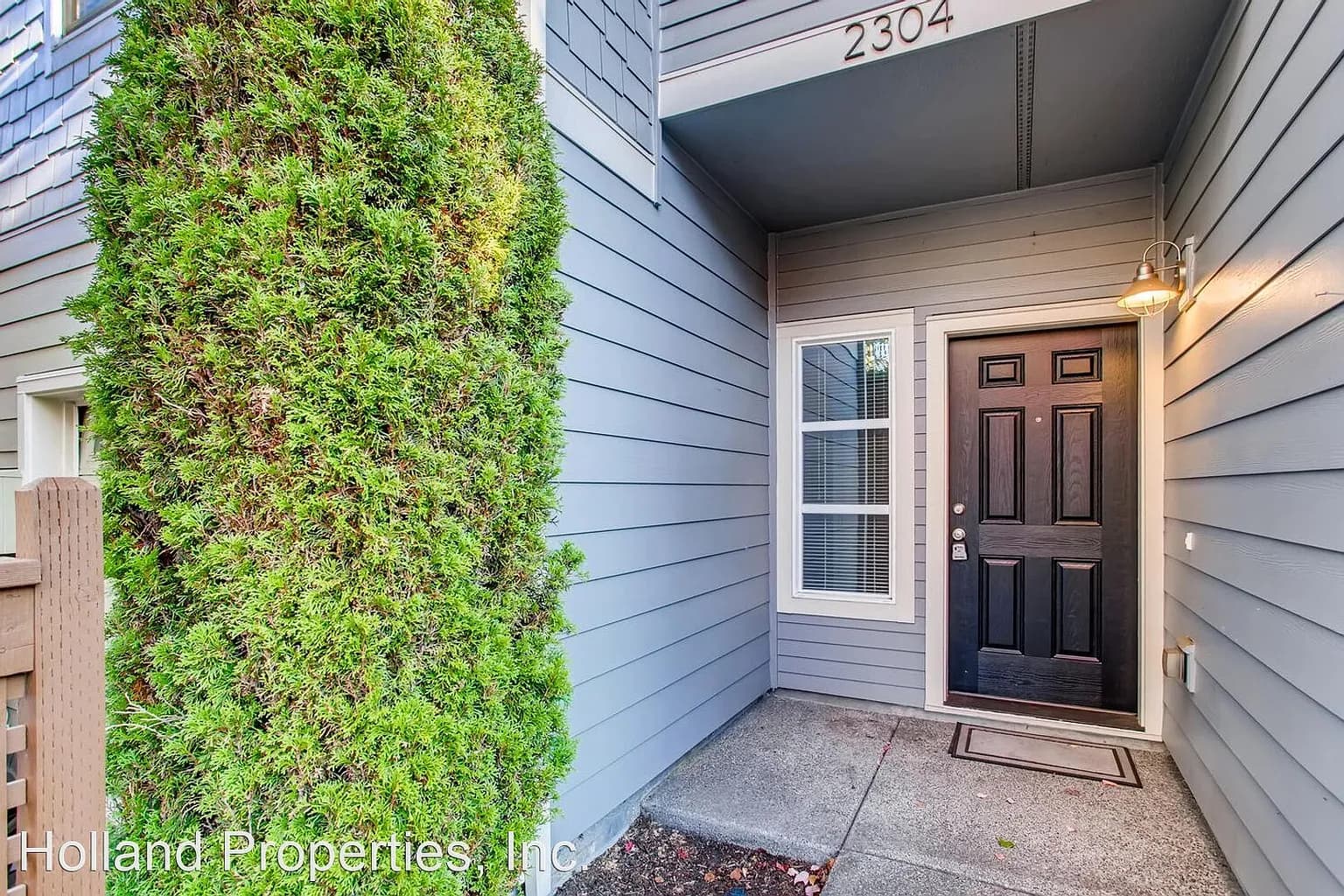 2304 NE Redelfs Way - Thumbnail 5