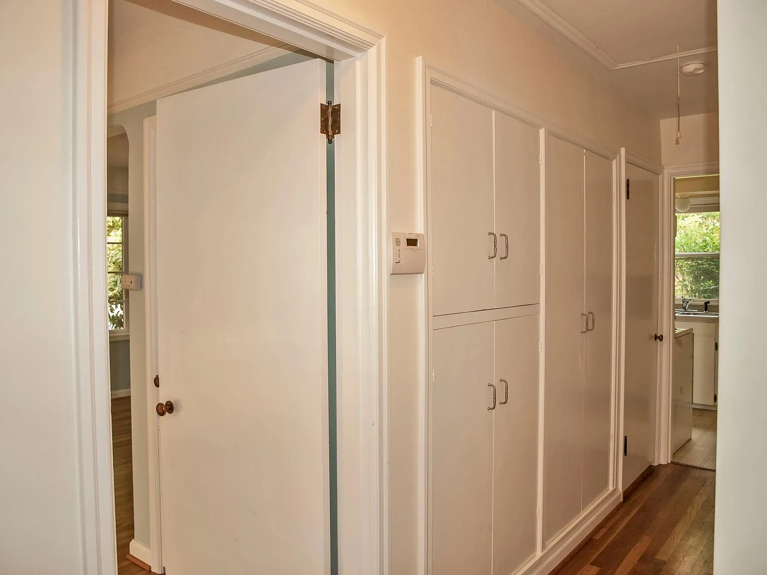 4340 SE Woodward St - Thumbnail 3