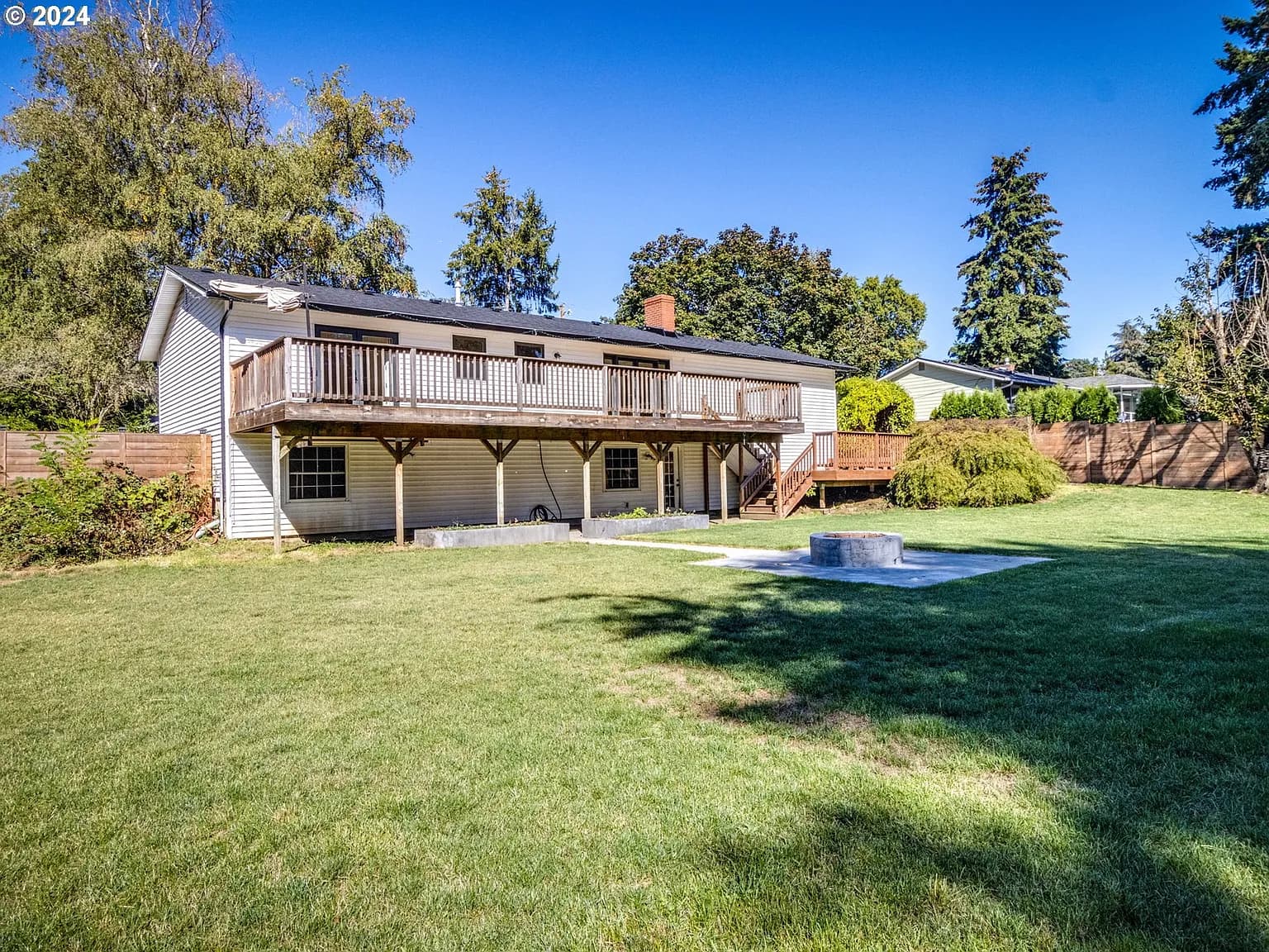 12220 SW Summer St - Thumbnail 2