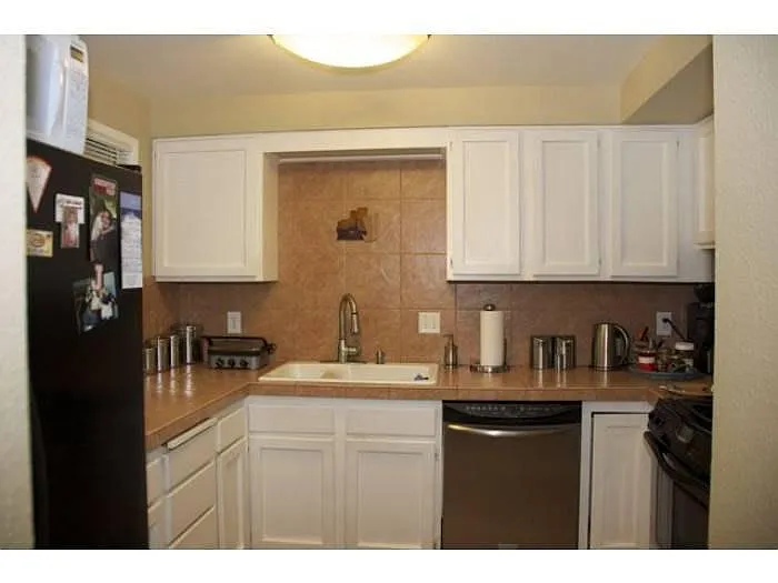 2798 Robinwood Way - Thumbnail 5