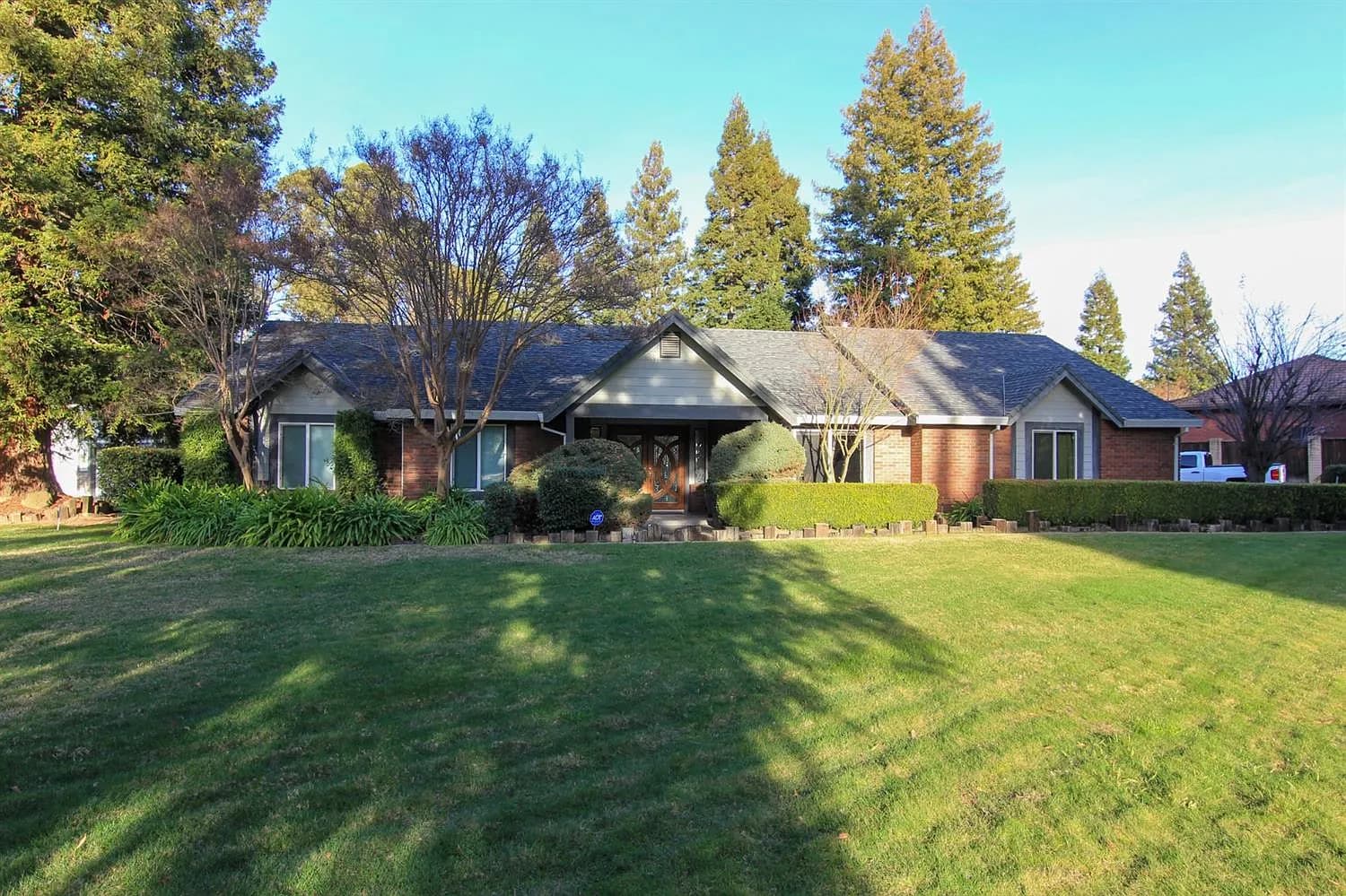 8779 Killdee Ct - Thumbnail 2