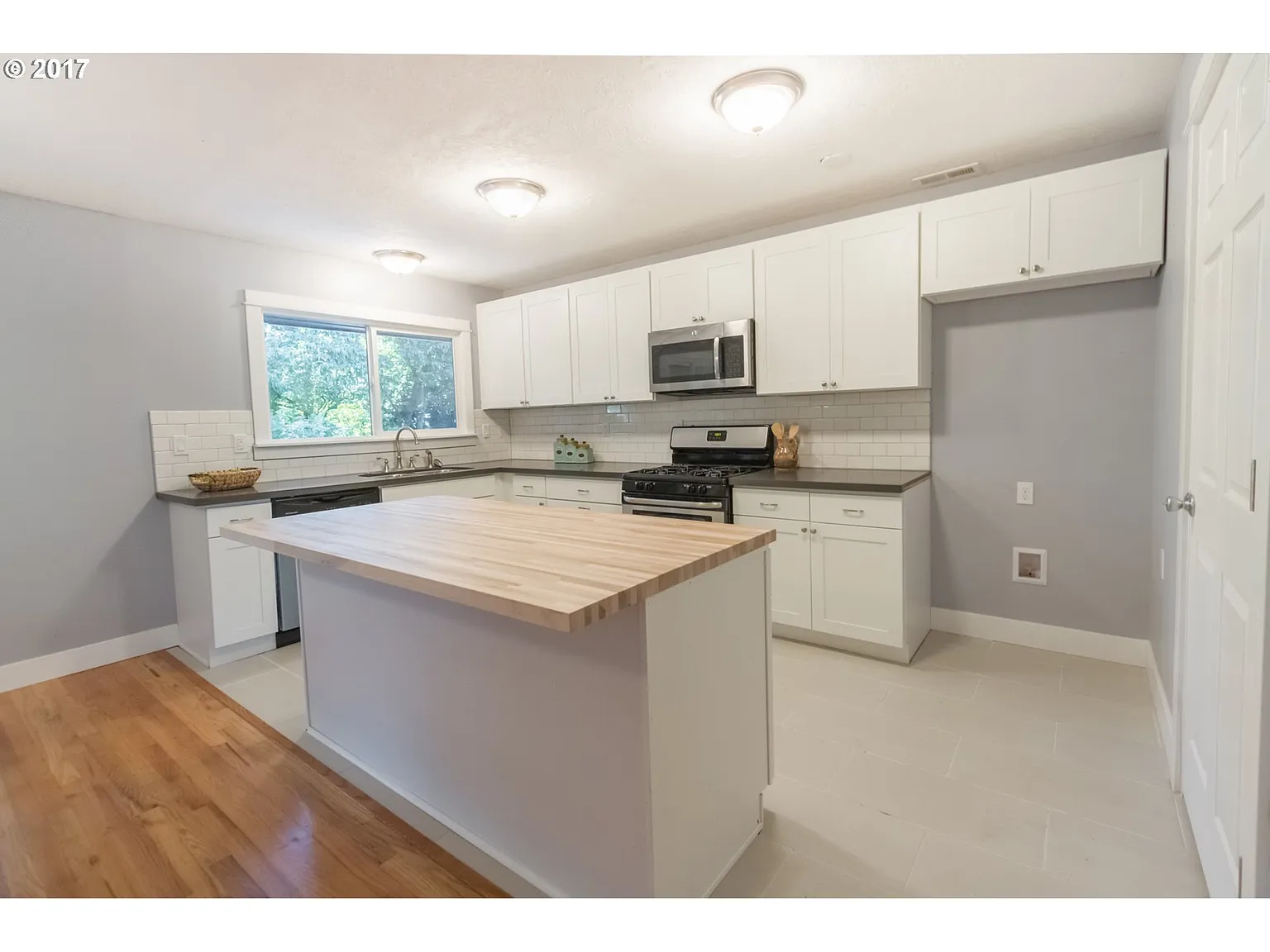 9736 SE 44th Ave - Thumbnail 6