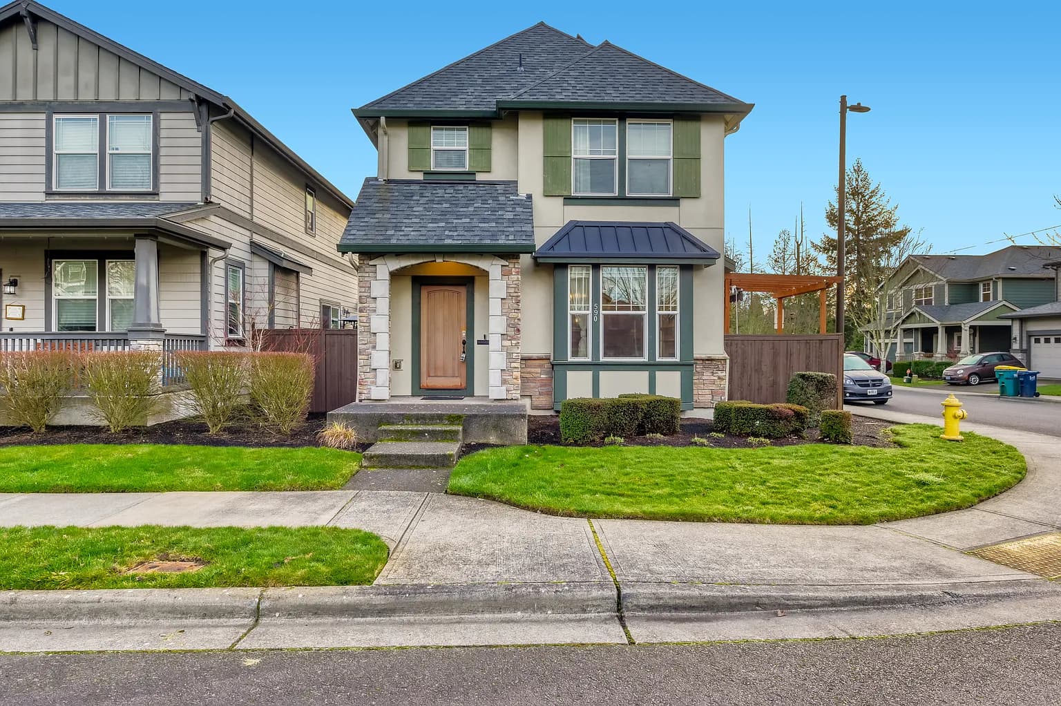 590 SW 199th Ave - Thumbnail 2