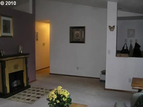 4447 SE Logus Rd - Thumbnail 3