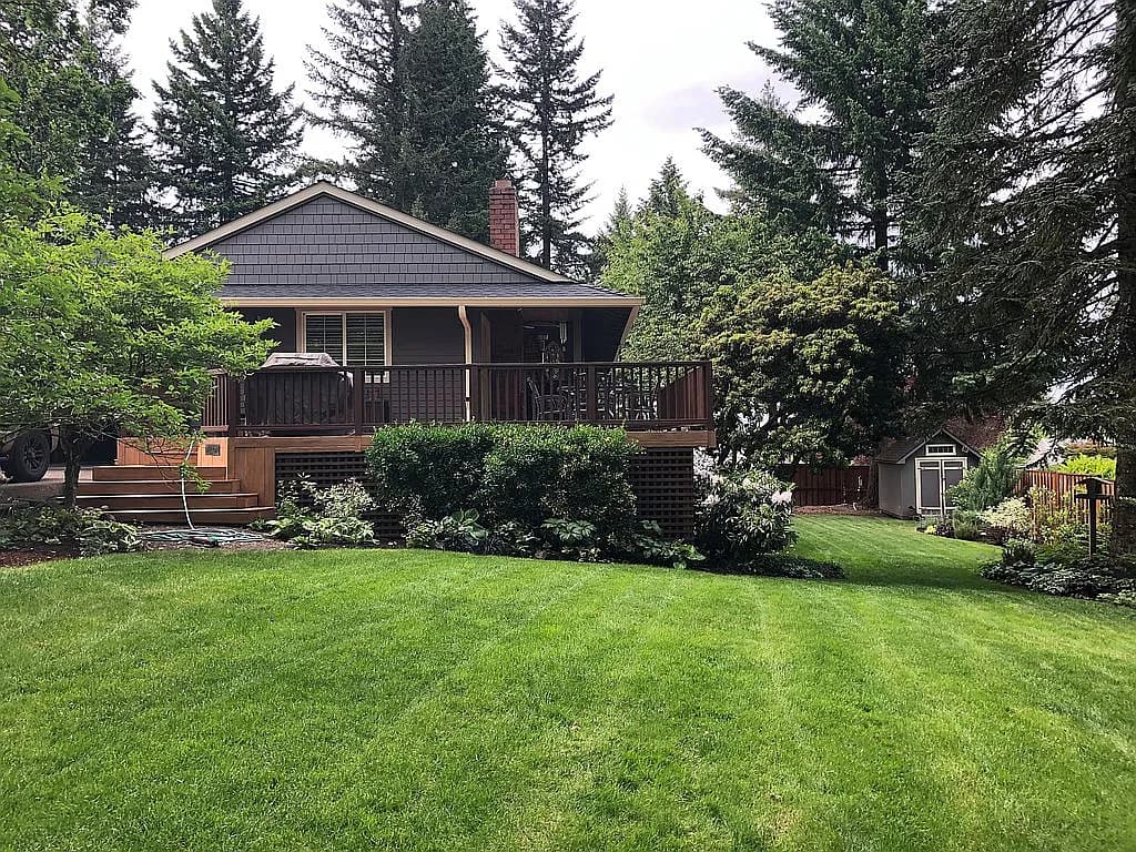 2095 Valley View Dr - Thumbnail 3