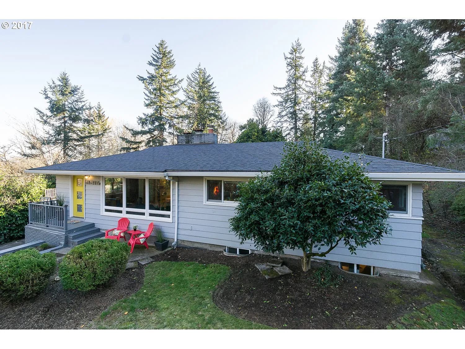 2216 Arbor Dr - Thumbnail 3