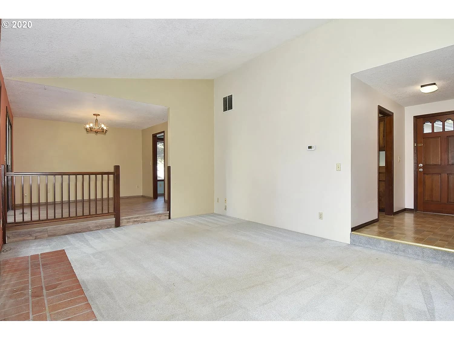 2470 Woodhill Ct - Thumbnail 6