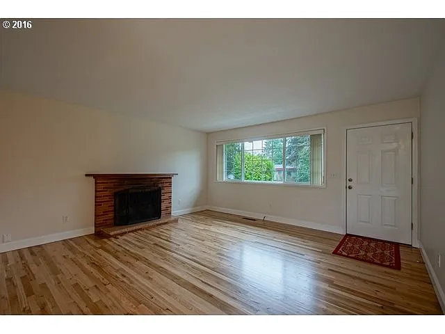 12275 SW Summer St - Thumbnail 6