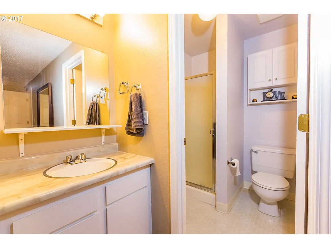 18361 Willamette Dr - Thumbnail 6