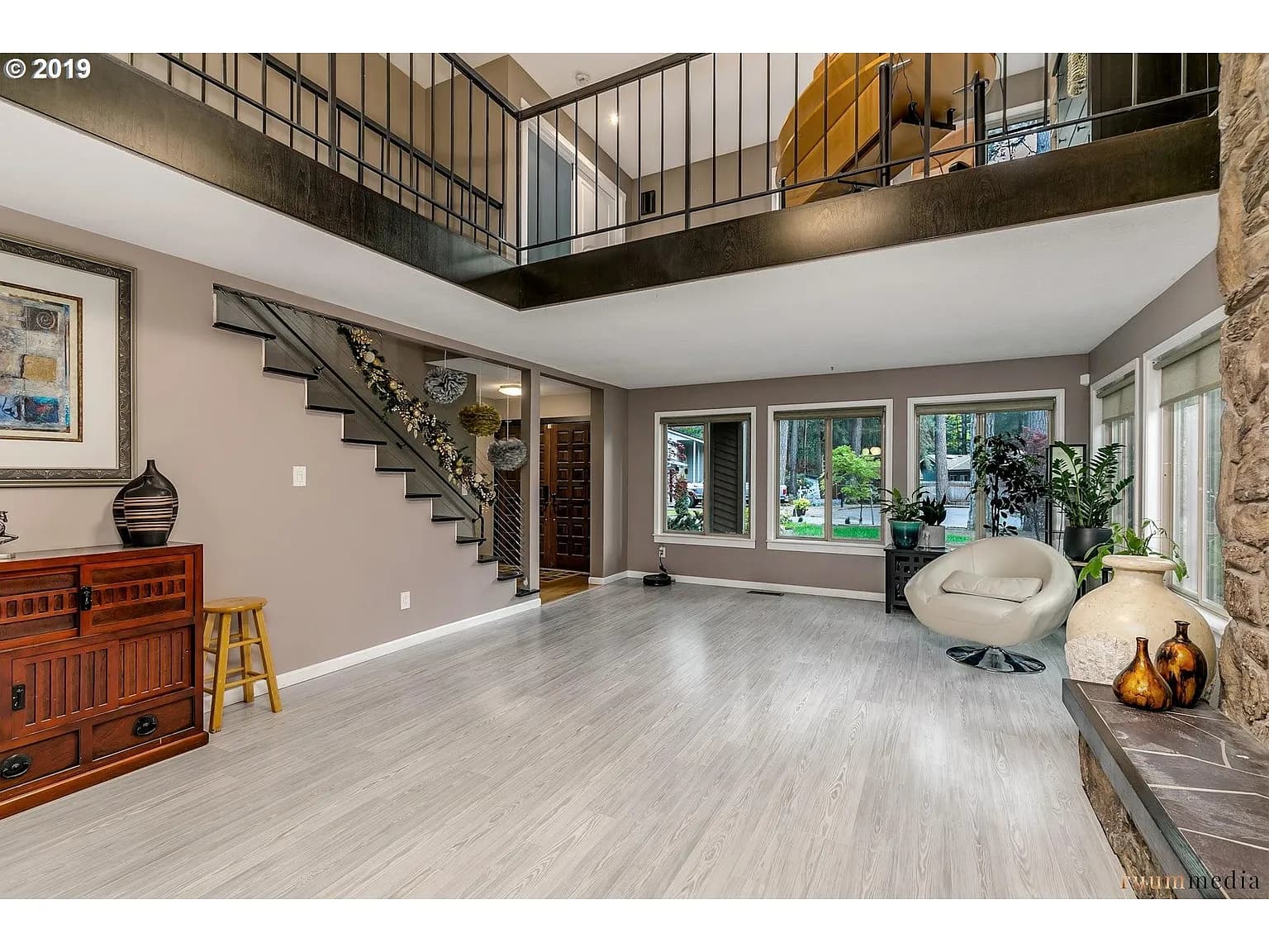 1615 SW Pheasant Dr - Thumbnail 4