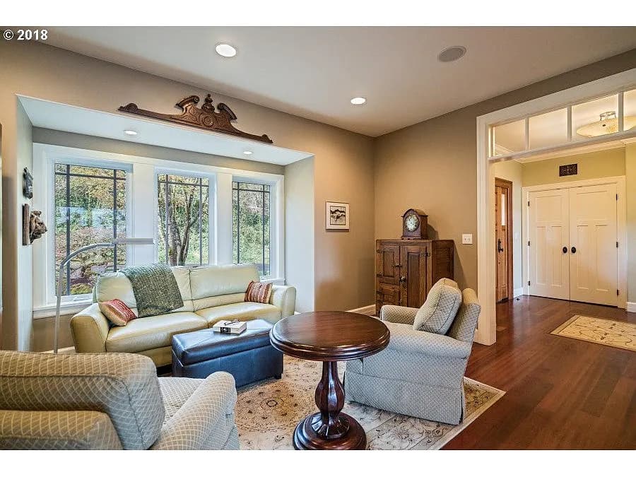 18830 Marylhurst Ct - Thumbnail 3